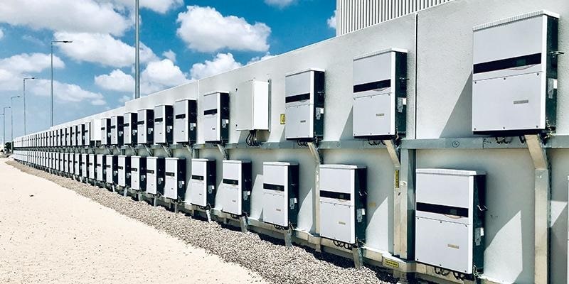 Two Steps to Enjoy Solar Power: Choosing the Right Inverter & Manufacturer